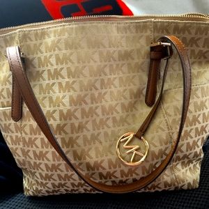 Michael Kors tote